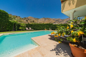 Villa Almond